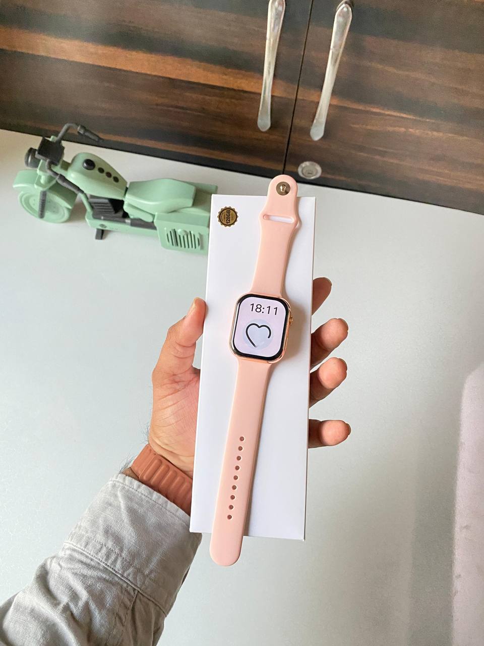 Series 10 /128GB logo watch